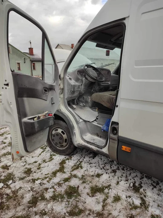 Pożar samochodu w gminie Krzywda. Zapalił się silnik w Iveco - Zdjęcie główne