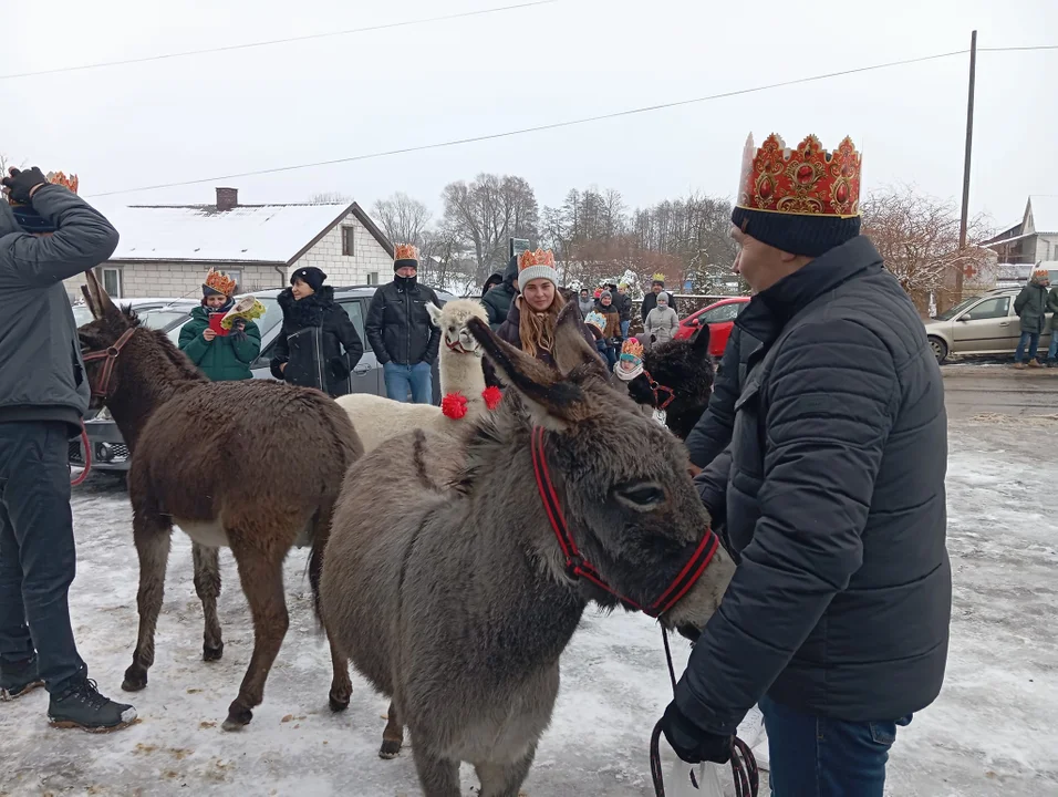 Parafianie z Wilczysk w Orszaku Trzech Króli