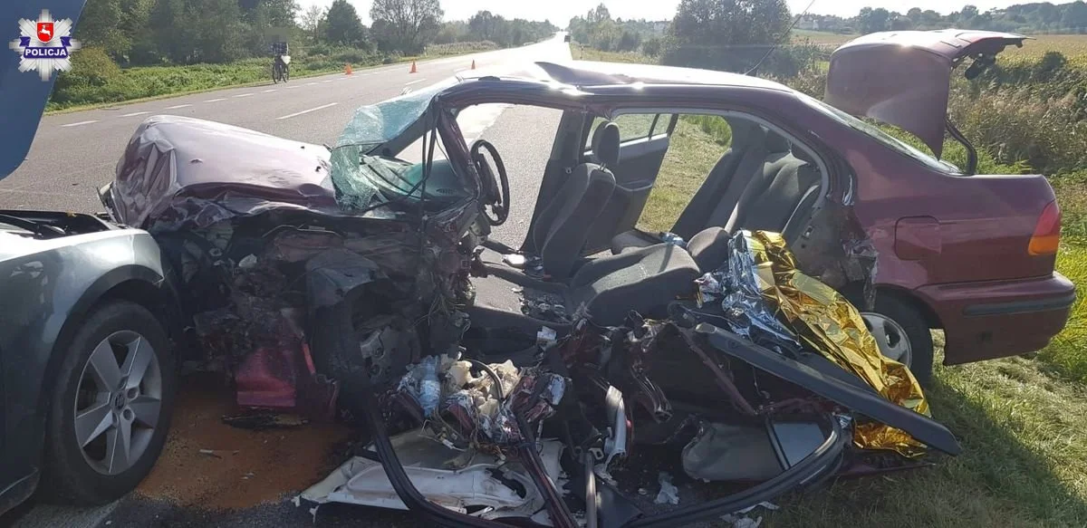Powiat radzyński: Śmiertelny wypadek na drodze. Dwa auta zderzyły się czołowo - Zdjęcie główne