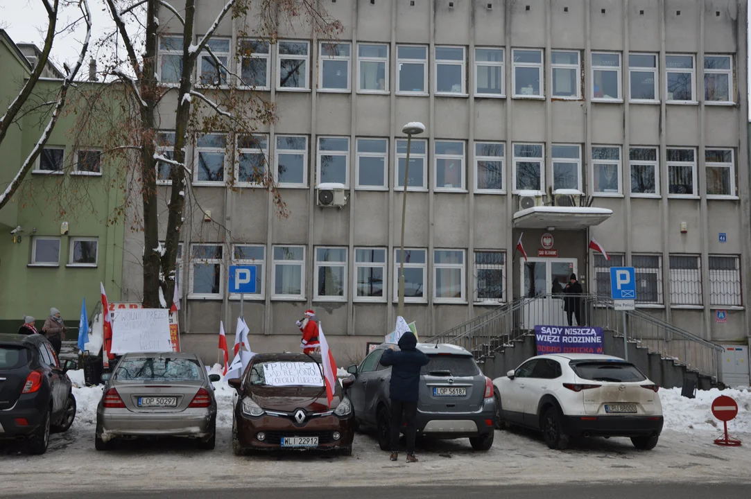 Protest przed Sądem Rejonowym w Opolu Lubelskim