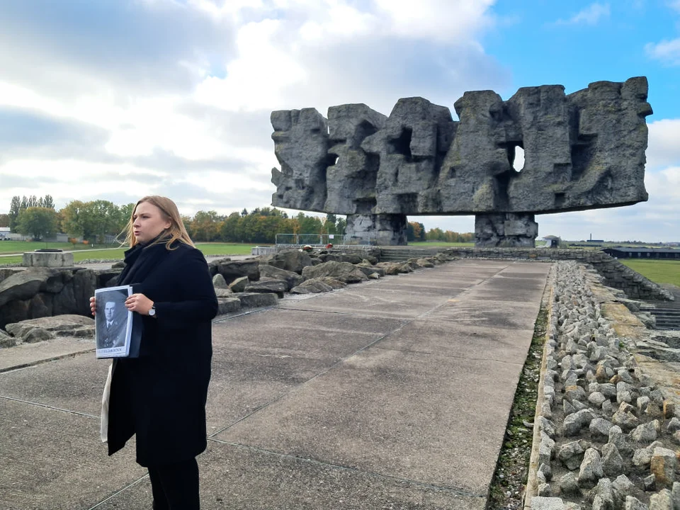 Lekcja historii II LO w obozie  na Majdanku (zdjęcia) - Zdjęcie główne