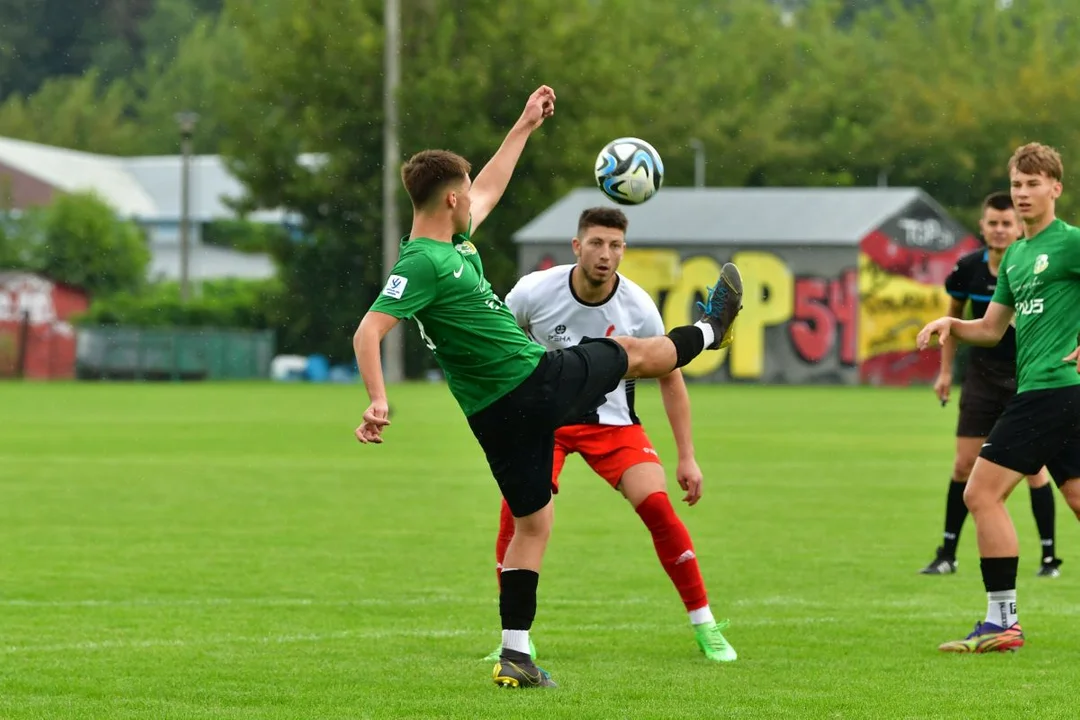 Koledzy z pracy starli się przy linii bocznej! (zdjęcia) - Zdjęcie główne