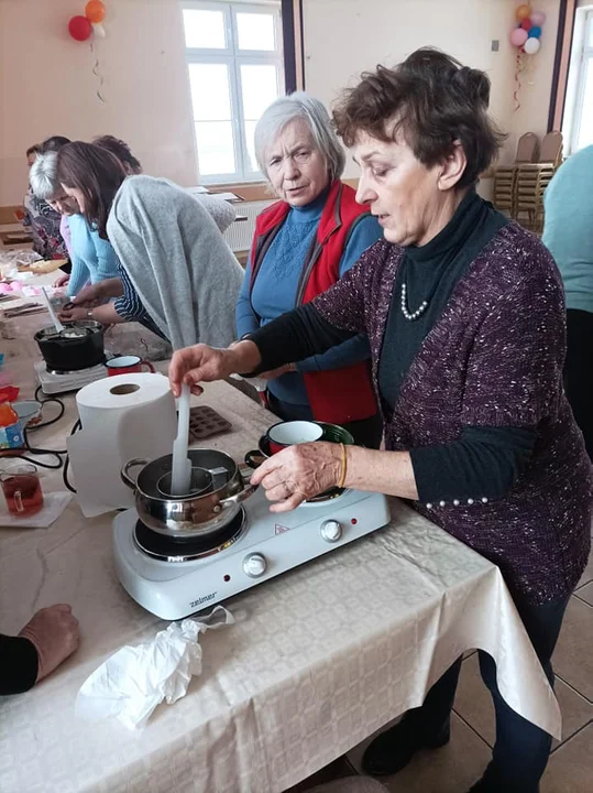 Warsztaty mydlarskie w Klubie Seniora "Druga Młodość"