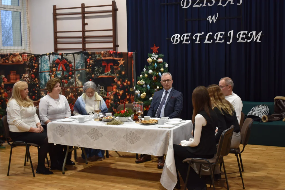 Łaskarzew: Spotkanie opłatkowe z biskupem Diecezji Siedleckiej - Zdjęcie główne
