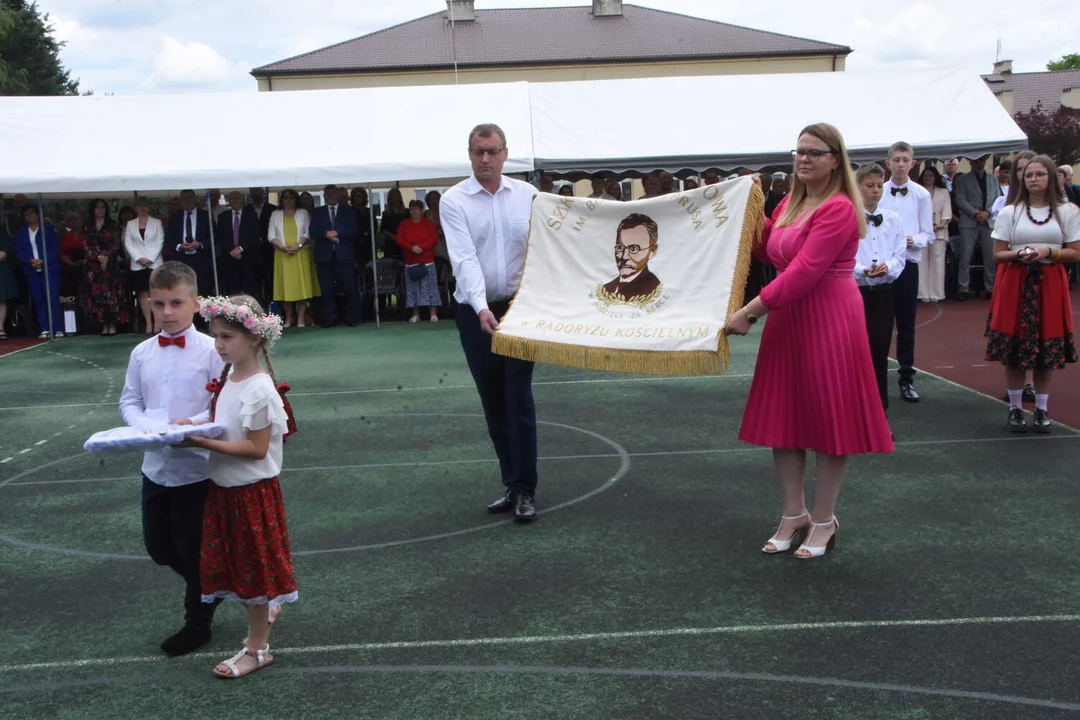 Szkoła Podstawowa w Radoryżu Kościelnym ma nowego patrona. To znany pisarz