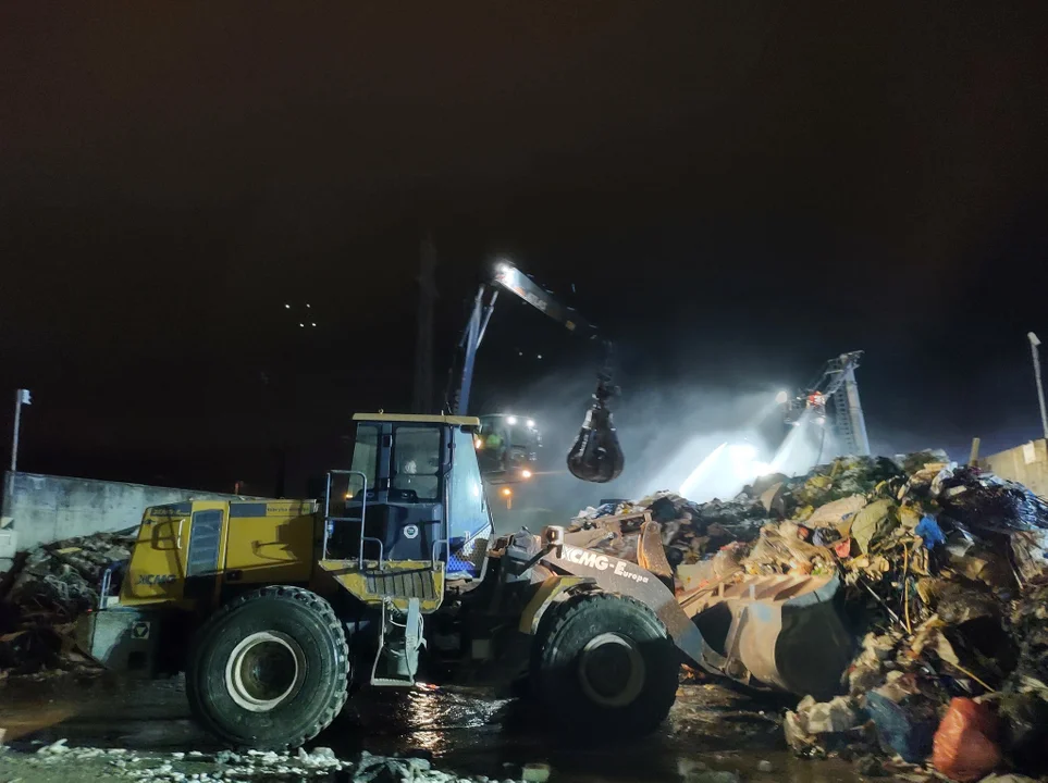 Nocny pożar w Lublinie. Ogień gasiło ponad 60 strażaków