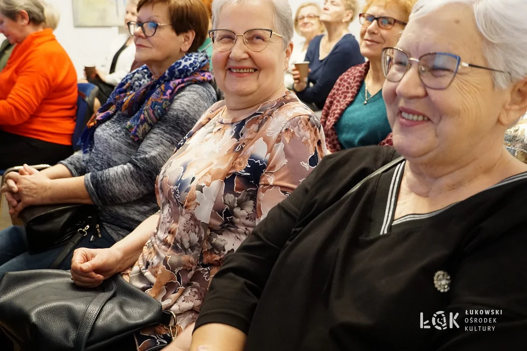 Spotkanie dla ŁUTW pt. „Leki a żywność”. Czym popijać leki, aby nie zniwelować ich działania?