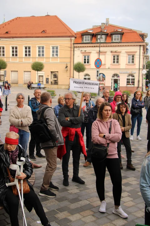 "Ani jednej więcej". Protest w Lublinie po śmierci ciężarnej Doroty