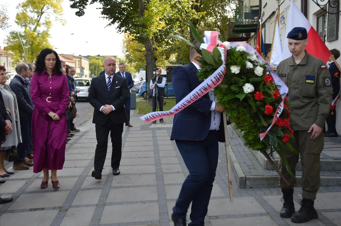 Odsłonięcie tablicy poświęconej zamordowanym Żydom z Opola Lubelskiego