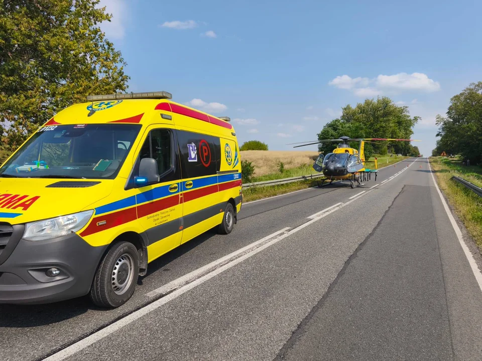 11-latka poszkodowana. Trzy osoby z obrażeniami. Lądował helikopter (zdjęcia)