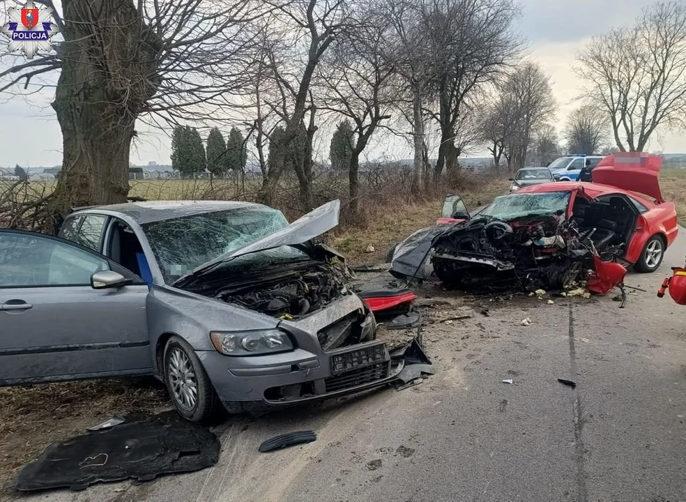 Makabra na drodze. Jeden nie żyje, drugi w szpitalu - Zdjęcie główne