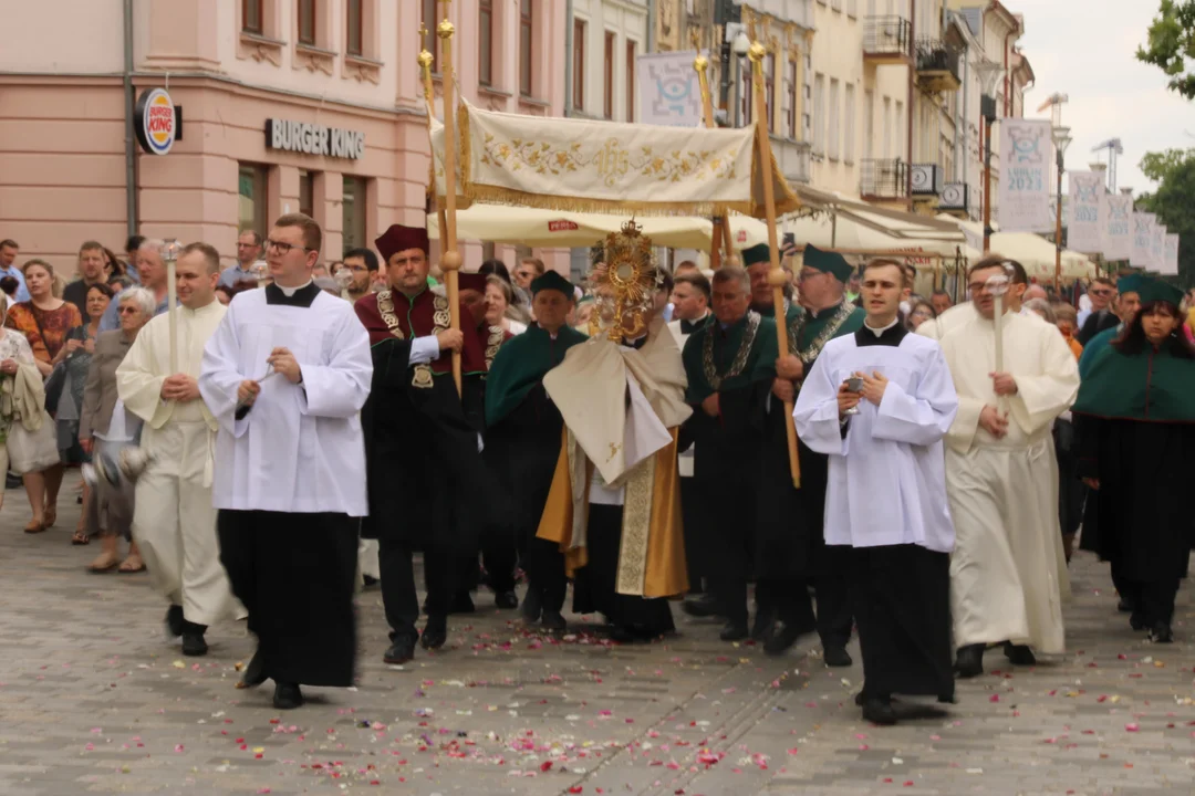 Procesja Bożego Ciała w archikatedrze lubelskiej