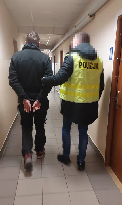 Lubelskie: Pijany wjechał autem do rowu. Policjantom proponował łapówkę