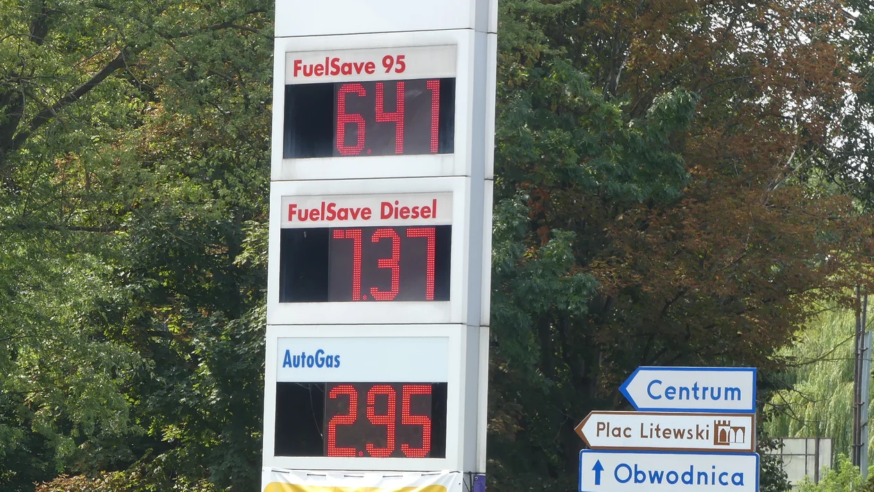 Lublin. Od dziś taniej za paliwo. Tak wyglądają ceny na poszczególnych stacjach. Zdjęcia - Zdjęcie główne