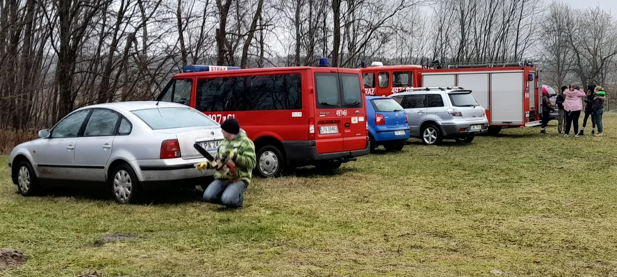 Sprzątanie cmentarza prawosławnego w Sosnowicy