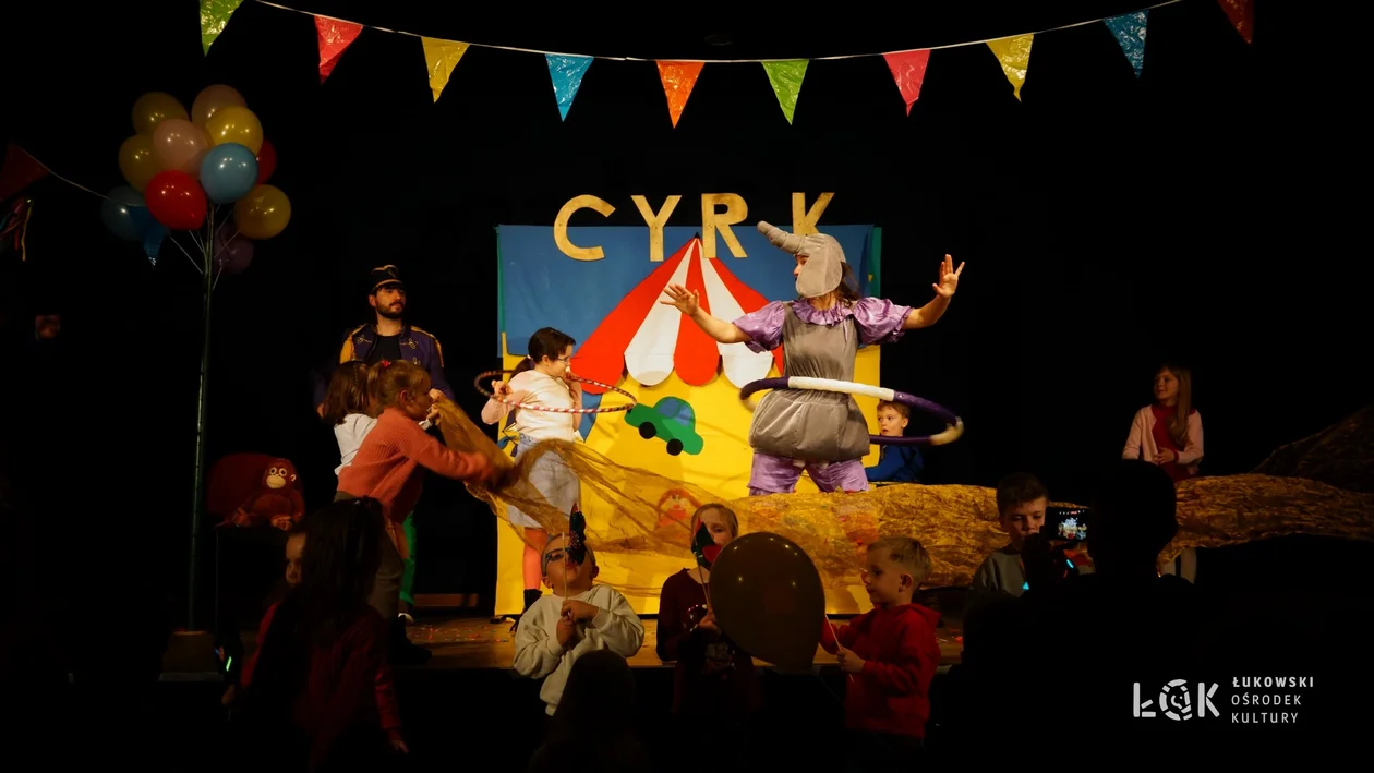 Niedziela z teatrem „Cyrk w ogrodzie”