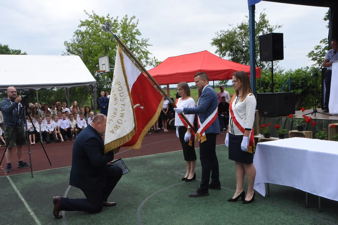 Szkoła Podstawowa w Radoryżu Kościelnym ma nowego patrona. To znany pisarz