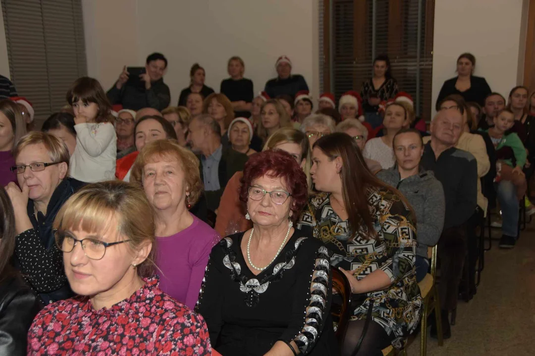 Mikołajki dla dorosłych w Bibliotece w Krzywdzie