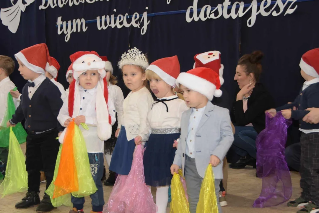 Kiermasz bożonarodzeniowy w Adamowie