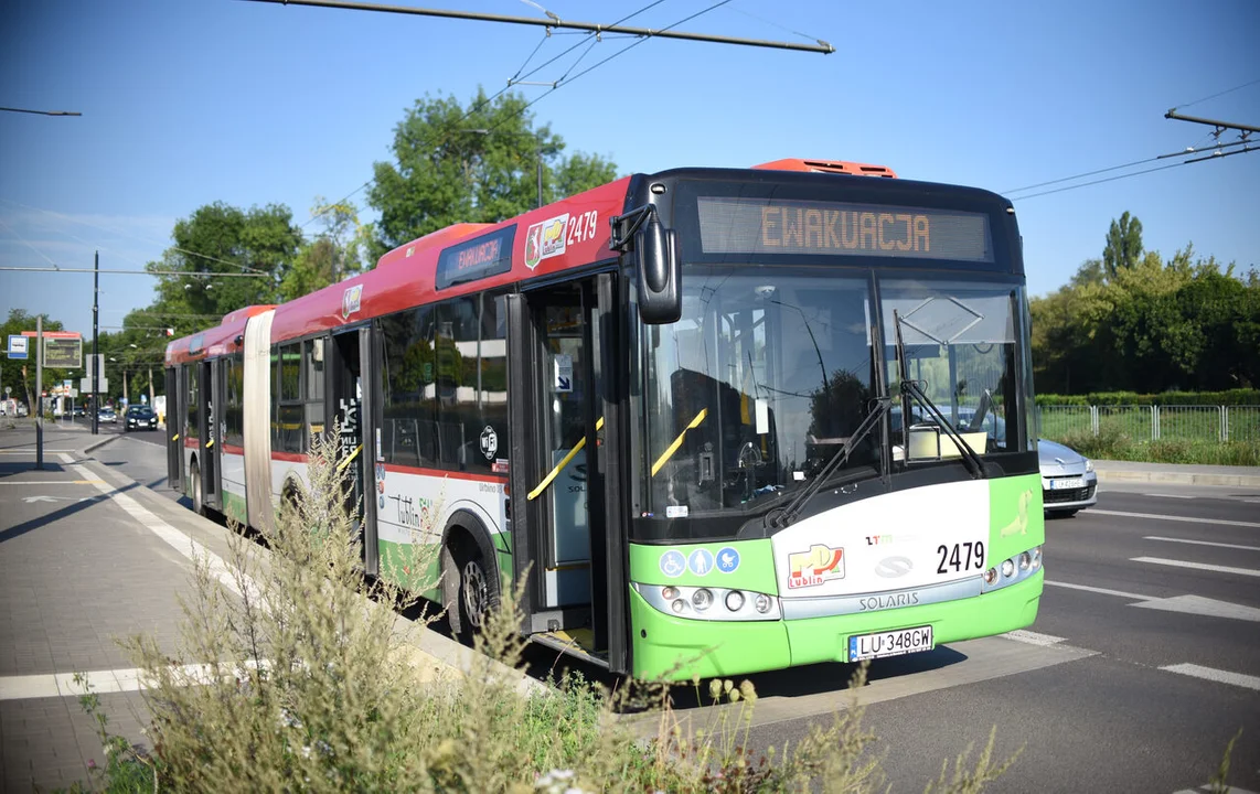 Ewakuacja mieszkańców na Arenę Lublin [ZDJĘCIA]