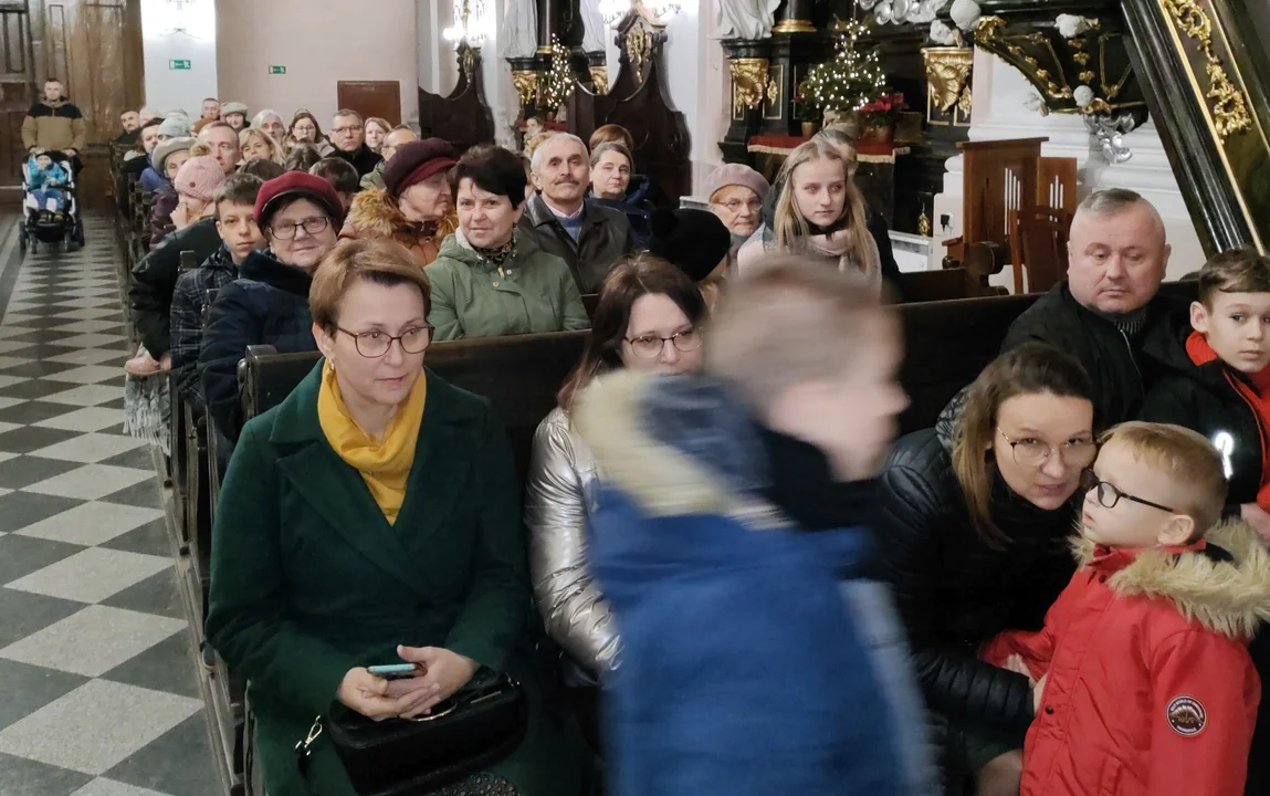 Schola „Promyczki” zaśpiewała kolędy i pastorałki (ZDJĘCIA)