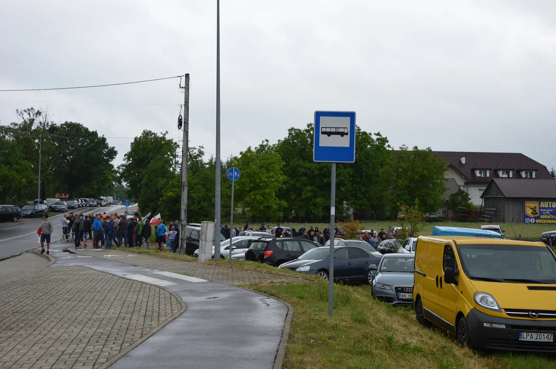 Protest producentów malin w Opolu Lubelskim. Dzień drugi