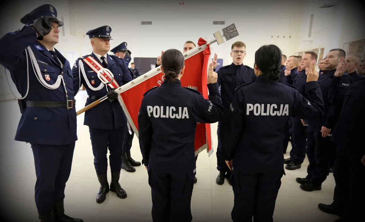 Nowi policjanci w lubelskim garnizonie. Złożyli już ślubowanie