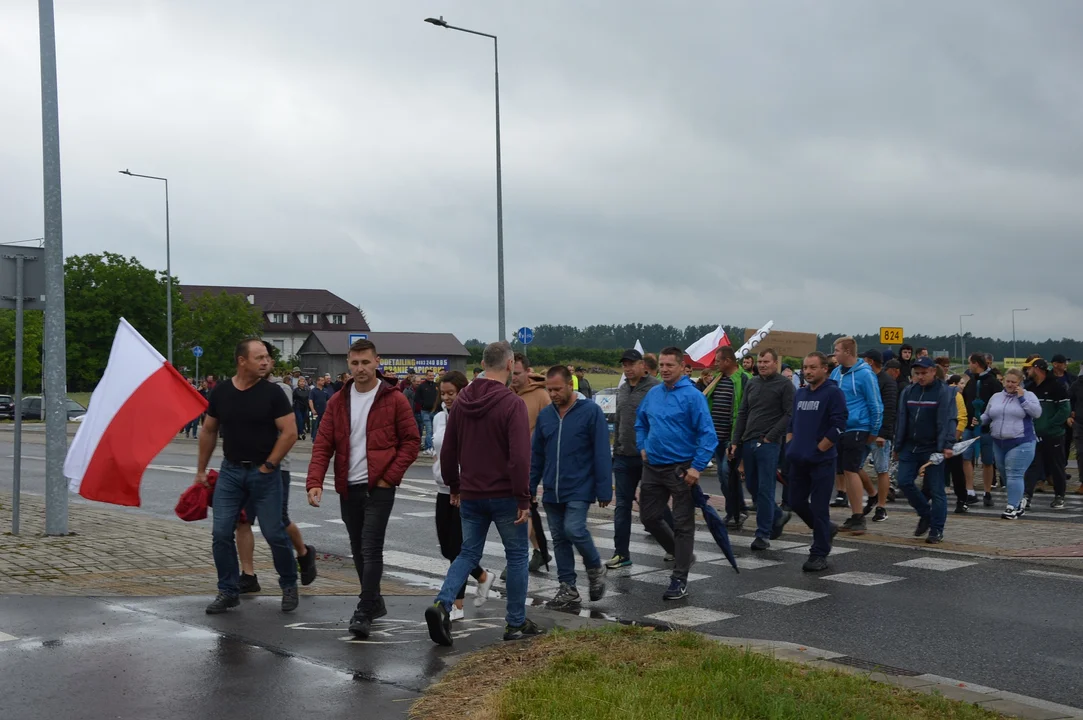 Protest producentów malin w Opolu Lubelskim. Dzień drugi