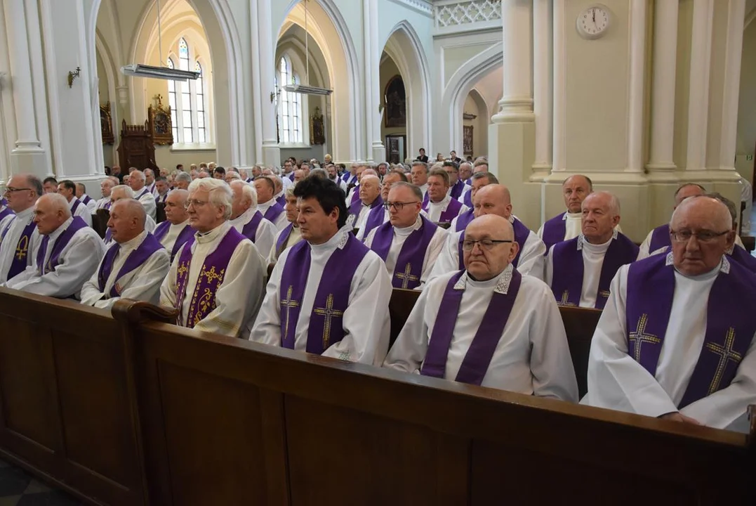 Uroczystości pogrzebowe śp. ks. kanonika Henryka Prządki