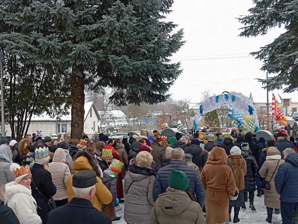 Parafianie z Wilczysk w Orszaku Trzech Króli