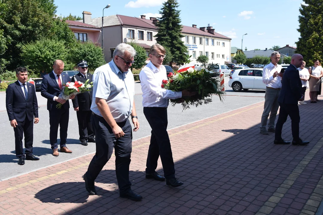 Odsłonięcie tablicy w Adamowie