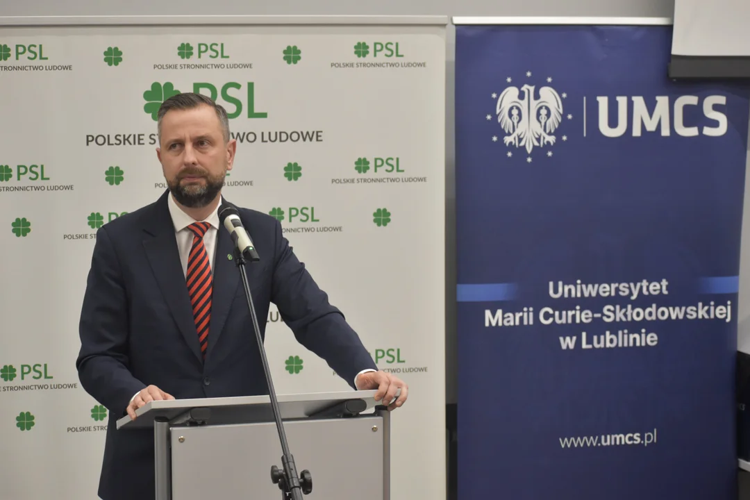 Szef MON na UMCS: "Pierwszy raz w historii Polski to ktoś ginie za naszą wolność, a nie my za czyjąś"