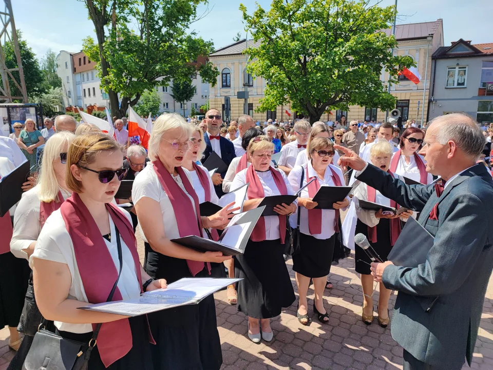 Procesja Bożego Ciała w parafii Podwyższenia Krzyża Świętego w Łukowie