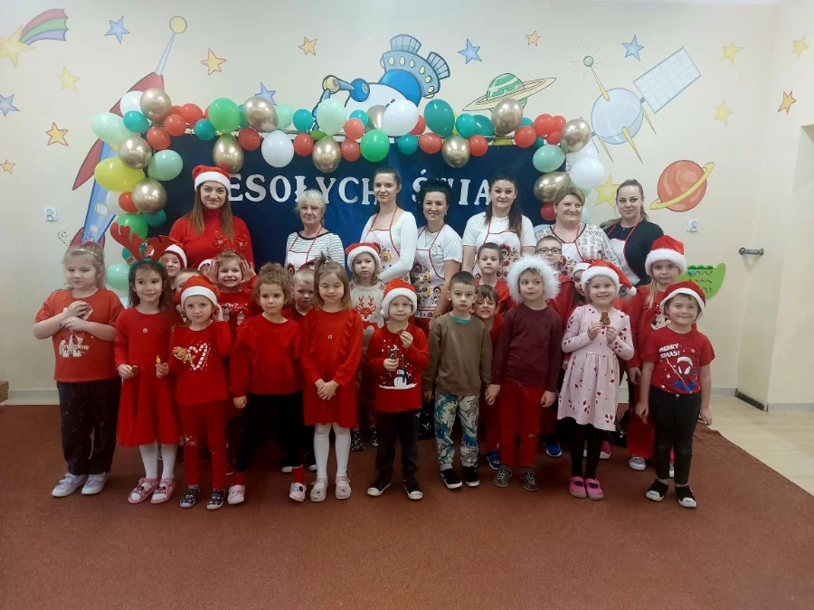 Warsztaty Pierniczkowe w Przedszkolu w Dębowicy z Kołem Gospodyń Wiejskich z Karwowa - Zdjęcie główne