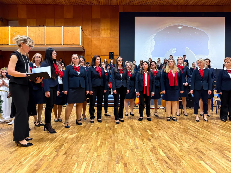 Poniatowa: Kolędy, jubileusz i wspólne świętowanie. Świąteczny koncert pełen emocji - Zdjęcie główne