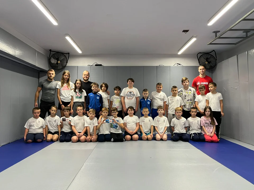 Treningi sportów uzupełniających młodych piłkarzy z MOSiR Lubartów! Tym razem ZAPASY i BJJ NO GI (zdjęcia) - Zdjęcie główne