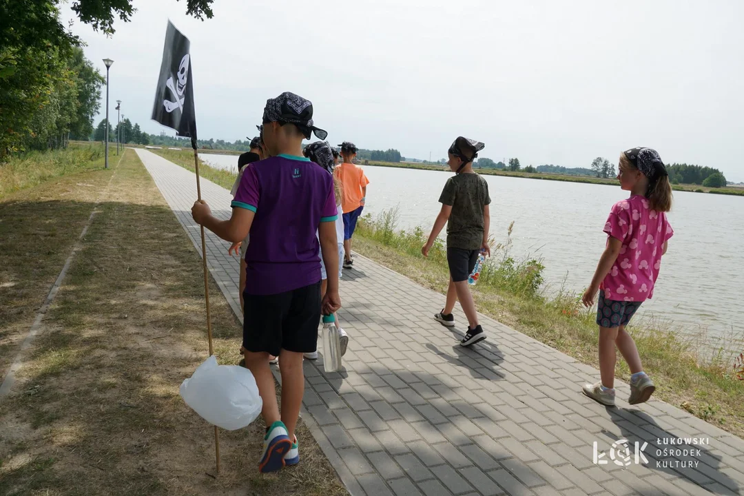 Wakacje ŁOK 2023. Obóz piratów nad Zalewem Zimna Woda