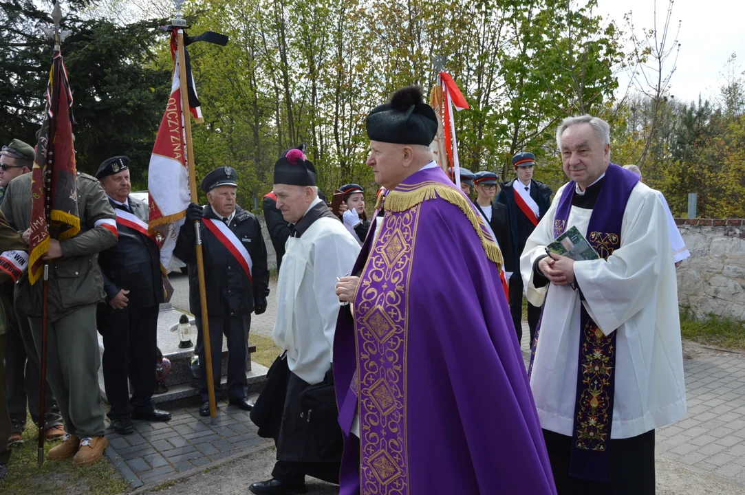 Uroczystość pogrzebowa ks. Leona Pietronia