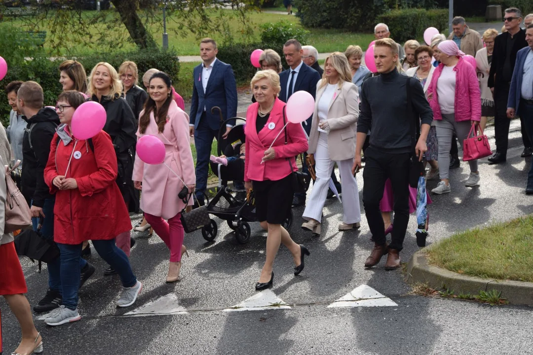 Nie daj się rakowi piersi. Marsz Różowej Wstążki w Łęcznej (ZDJĘCIA) - Zdjęcie główne