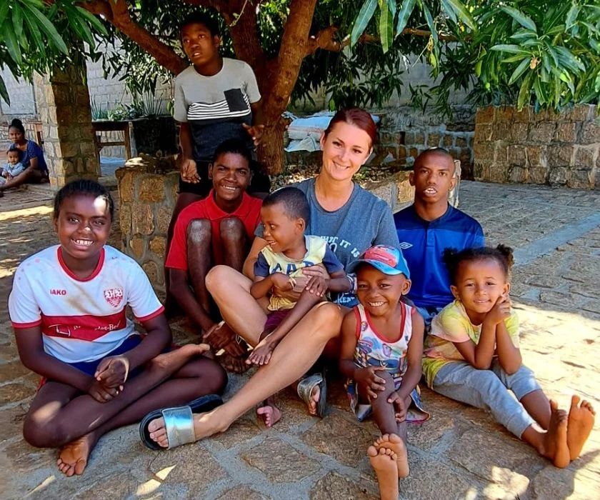 Magda pomaga najuboższym na Madagaskarze. "Dzieci pracują w kamieniołomach za dolara dziennie" - Zdjęcie główne