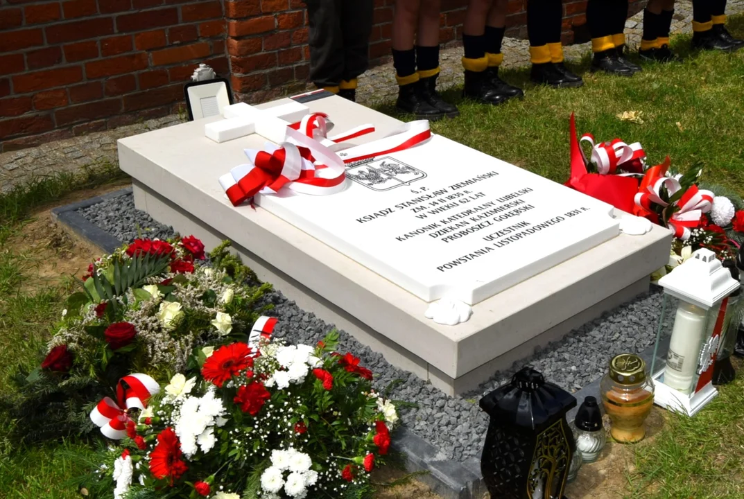 Grób kapłana i patrioty odzyskał godność. Hołd dla ks. Stanisława Ziemiańskiego w Gołębiu