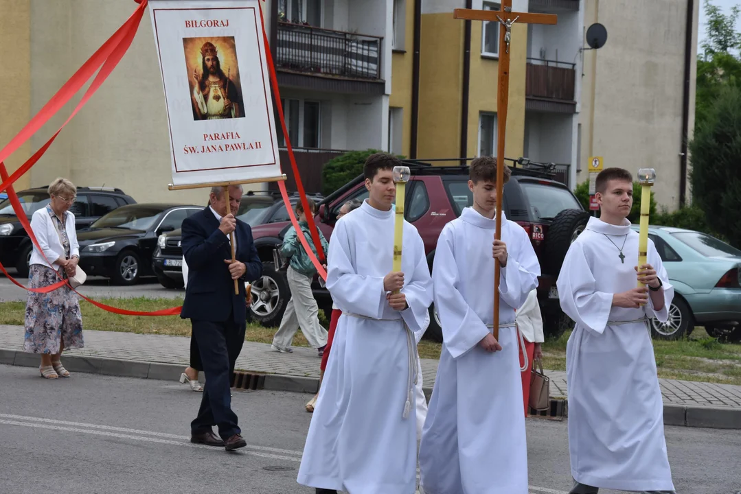 Procesja w parafii św. Jana Pawła II  w Biłgoraju