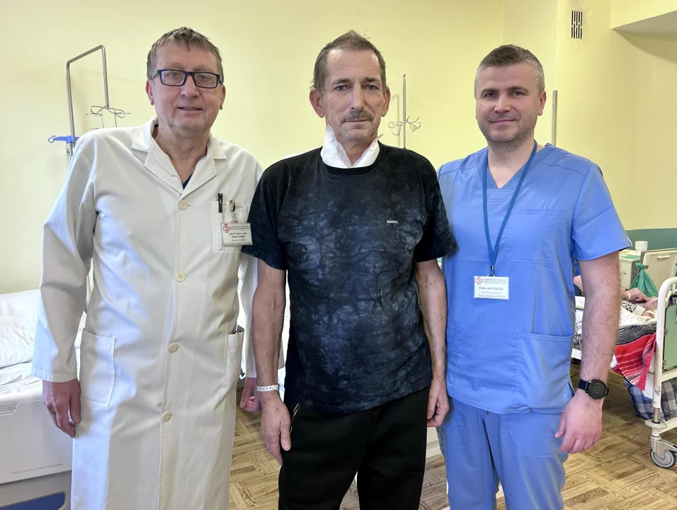 Lekarze z Lublina wszczepili pacjentom specjalne protezy. To pierwsze takie zabiegi po tej stronie Wisły