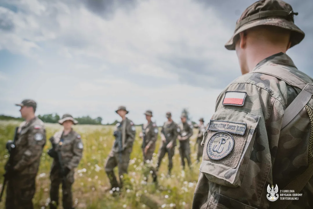 Uczniowie szkolą się pod okiem lubelskich terytorialsów