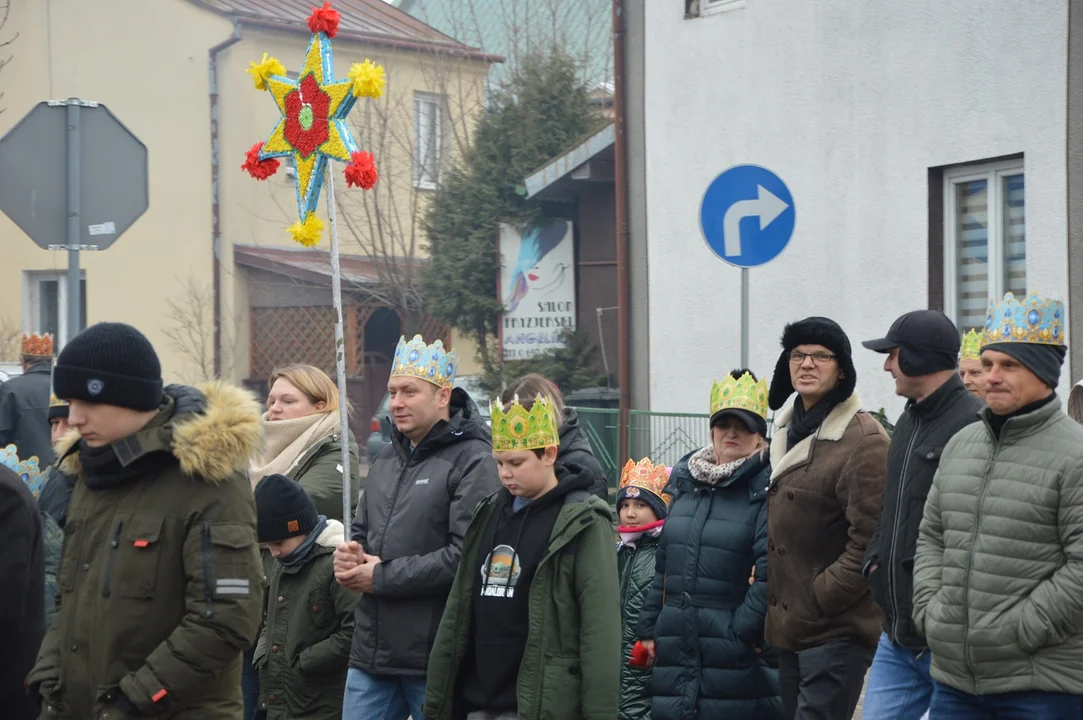 Orszak Trzech Króli przeszedł ulicami Chodla