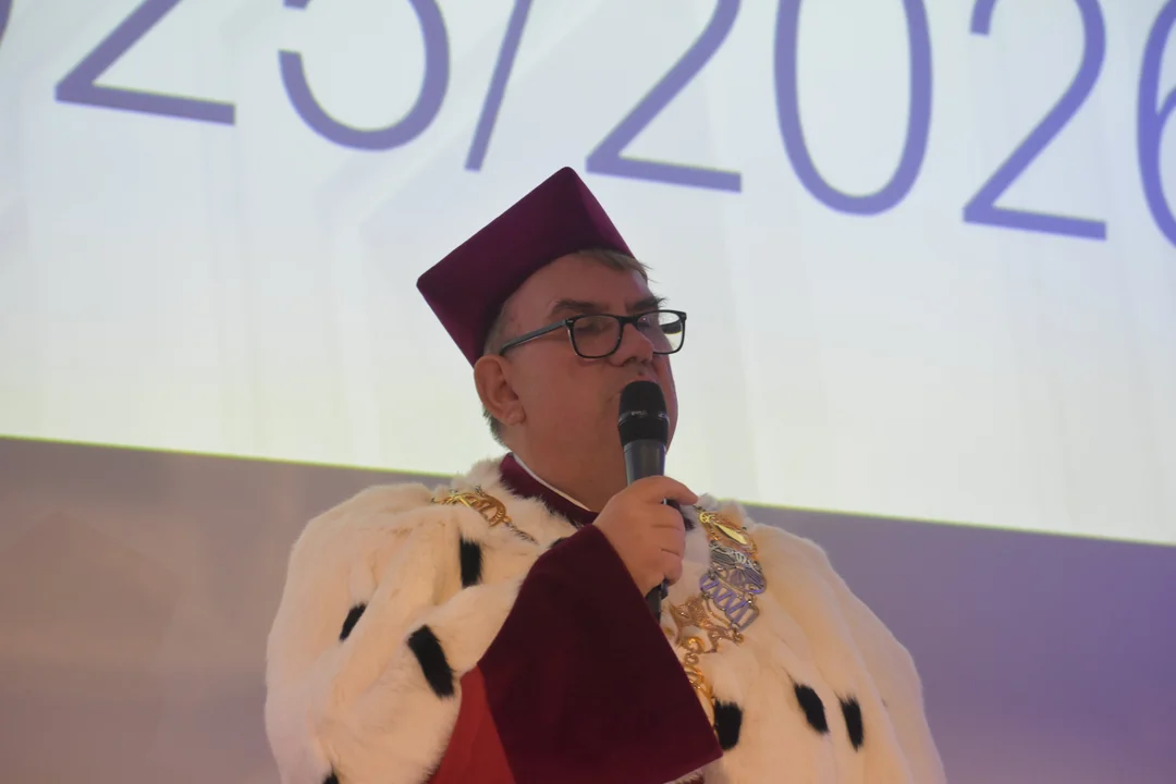 Uniwersytet Medyczny w Lublinie zaczyna rok. Rektor: "Mamy rekordową rekrutację"