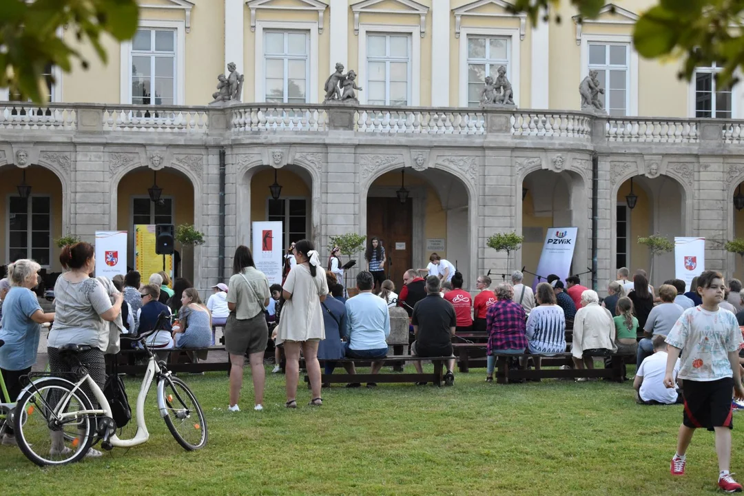 Za nami 3 dzień Międzynarodowego Festiwalu Folklorystycznego. Zobacz fotorelację prosto ze Skweru Niepodległości