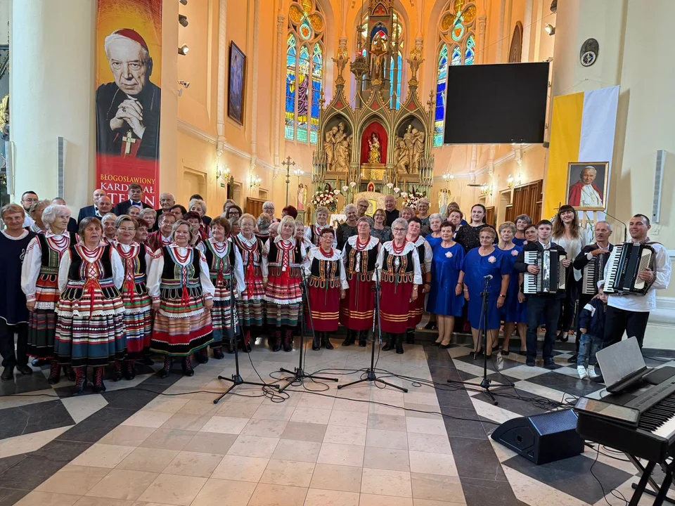 Przegląd Pieśni Maryjnej w Wąwolnicy