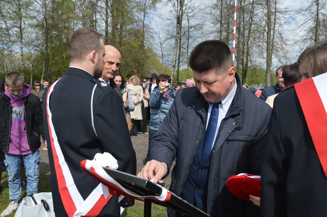 Posadzenie Dębu Pamięci ppor. rez. Stanisławowi Fabisiewiczowi w Zarzeczu