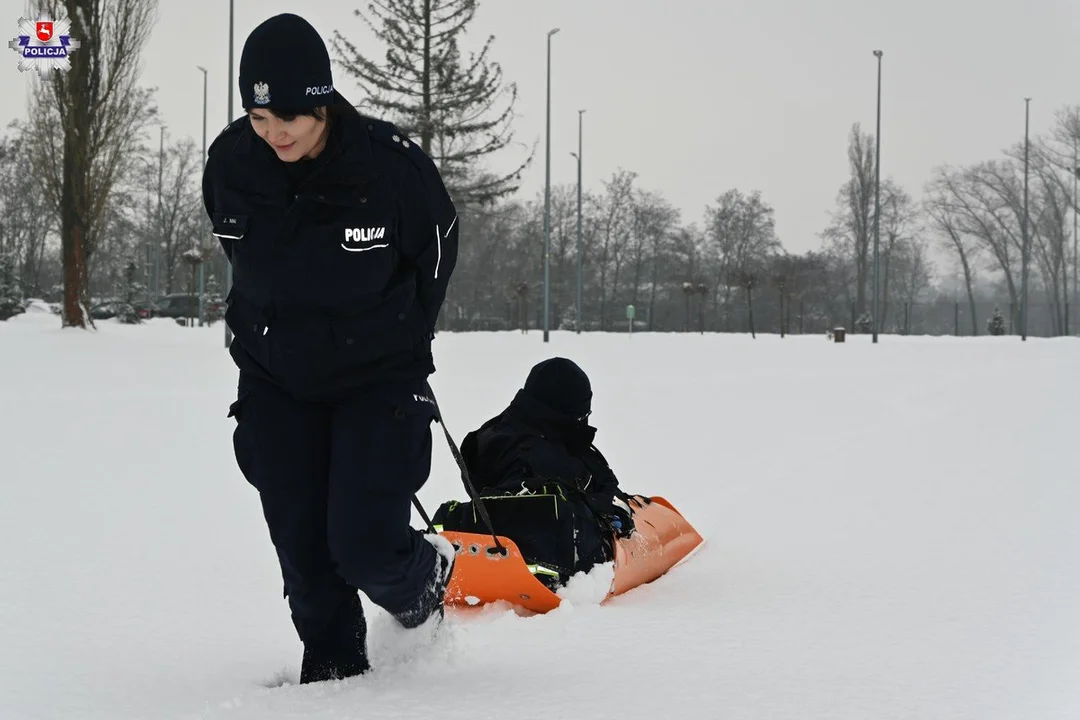 Lublin: Policjanci gotowi do pierwszej pomocy w każdych warunkach. Egzamin potwierdzający tytuł ratownika